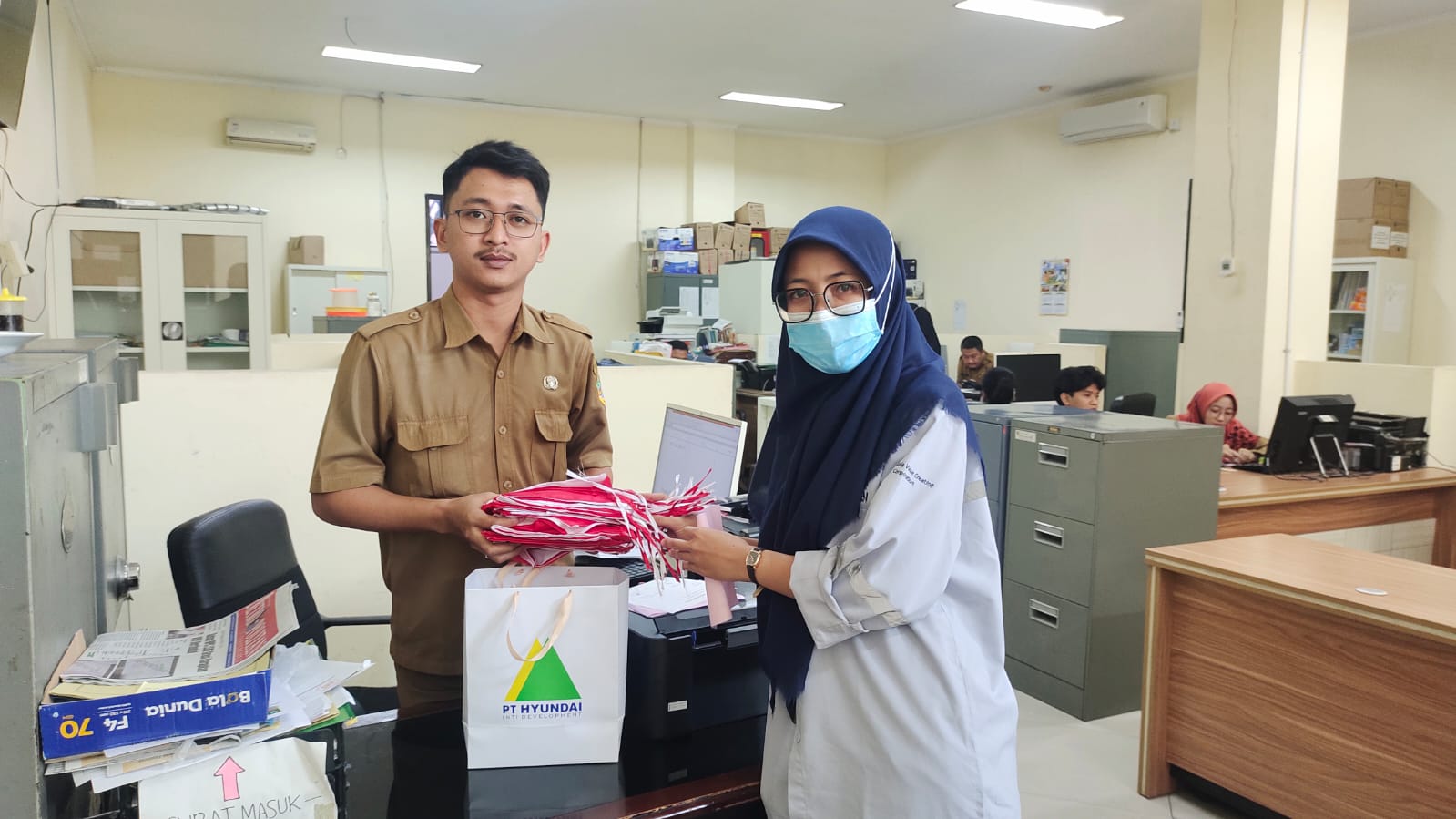 Gerakan Pembagian 10 juta Bendera Merah Putih